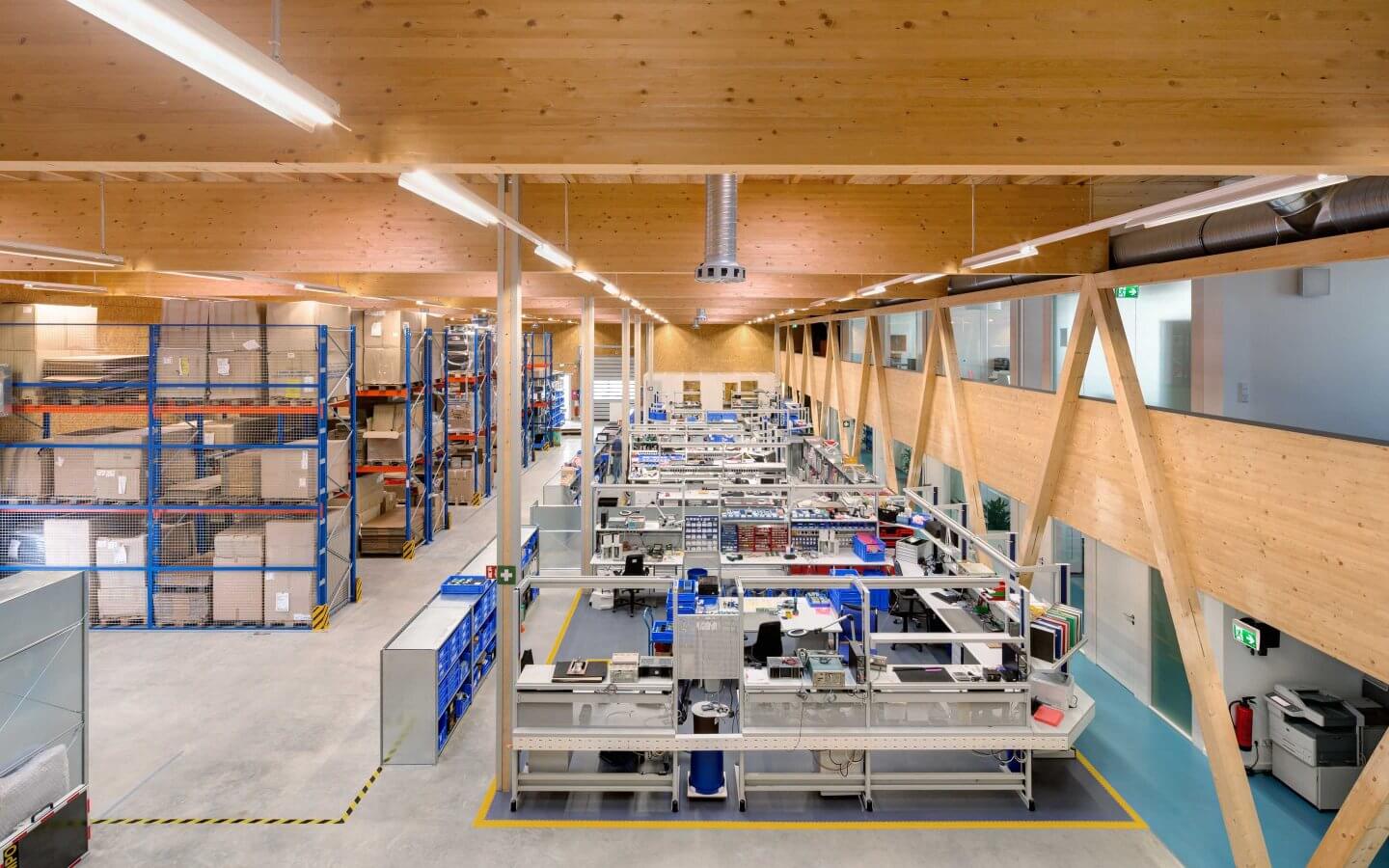 Industriebau energieoptimiert _ VIATRAFFIC CONTROLLING Leverkusen